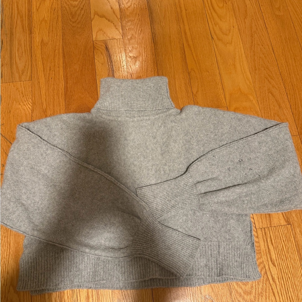 Urban Outfitters Women’s Heather Gray Turtleneck Sweater